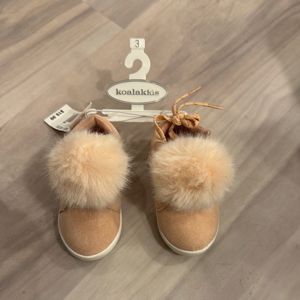 Koala Kids Beige Furry Booties